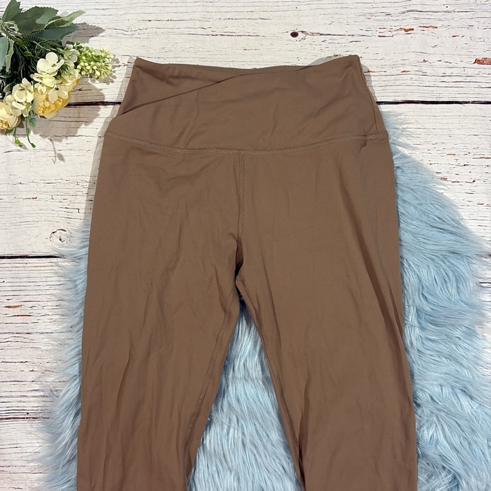 Bandier x Sincerely Jules The Rue Crossover Leggings in Nutmeg Mocha - Picture 6 of 8